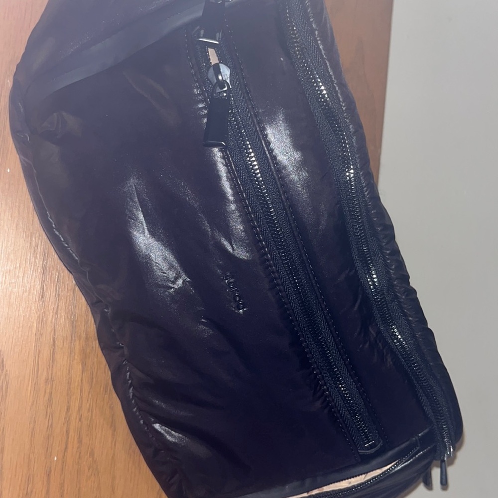 Caraa sling bag